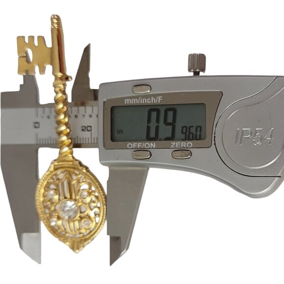 1928 Brand Gold Tone Clear Rhinestone Skeleton Key Brooch Pin K541 - Picture 9 of 10